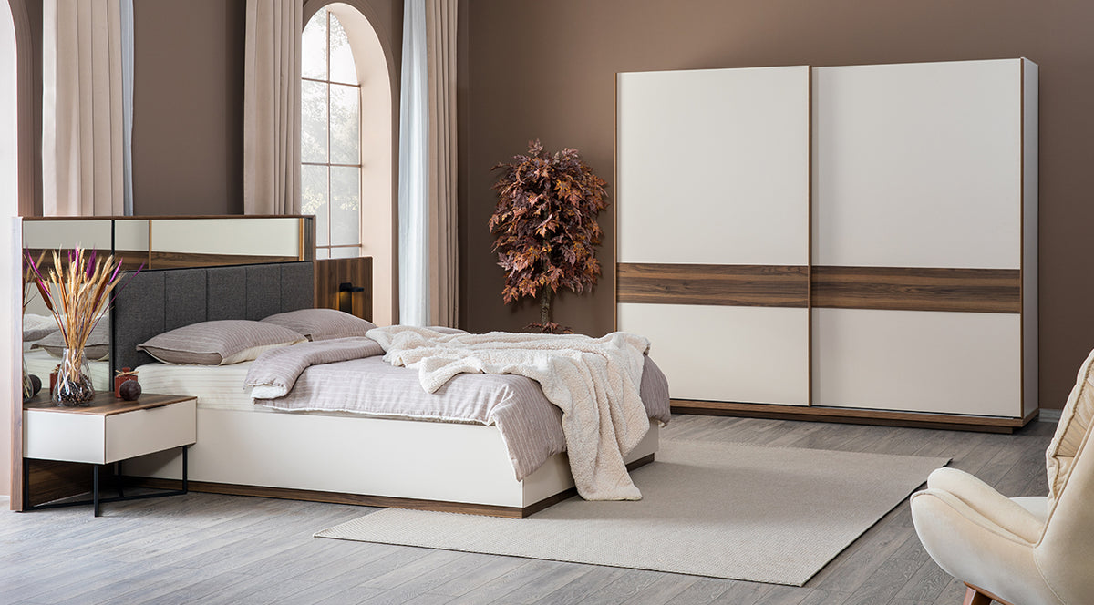 Janti Sliding Door Bedroom Set