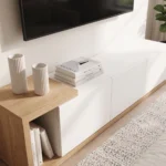 طاولة ووحدة تلفزيون مودرن بتصميم إسكندنافي مع درف تخزين وأرفف ميديا - أبيض مط × خشب وودي (160×35×50 سم) خشب طبيعي مودرن وجودة عالية وودجي